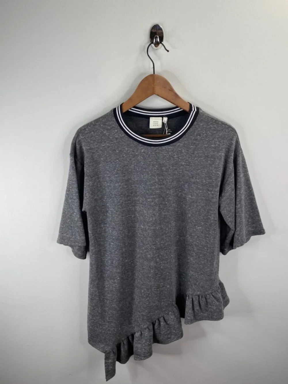 Good Luck Gem Asymmetrical Ruffle Top Size S - Picture 2 of 6